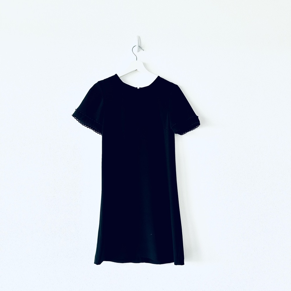 Ann Taylor Scallop Trim Flare Sleeve Shift Dress